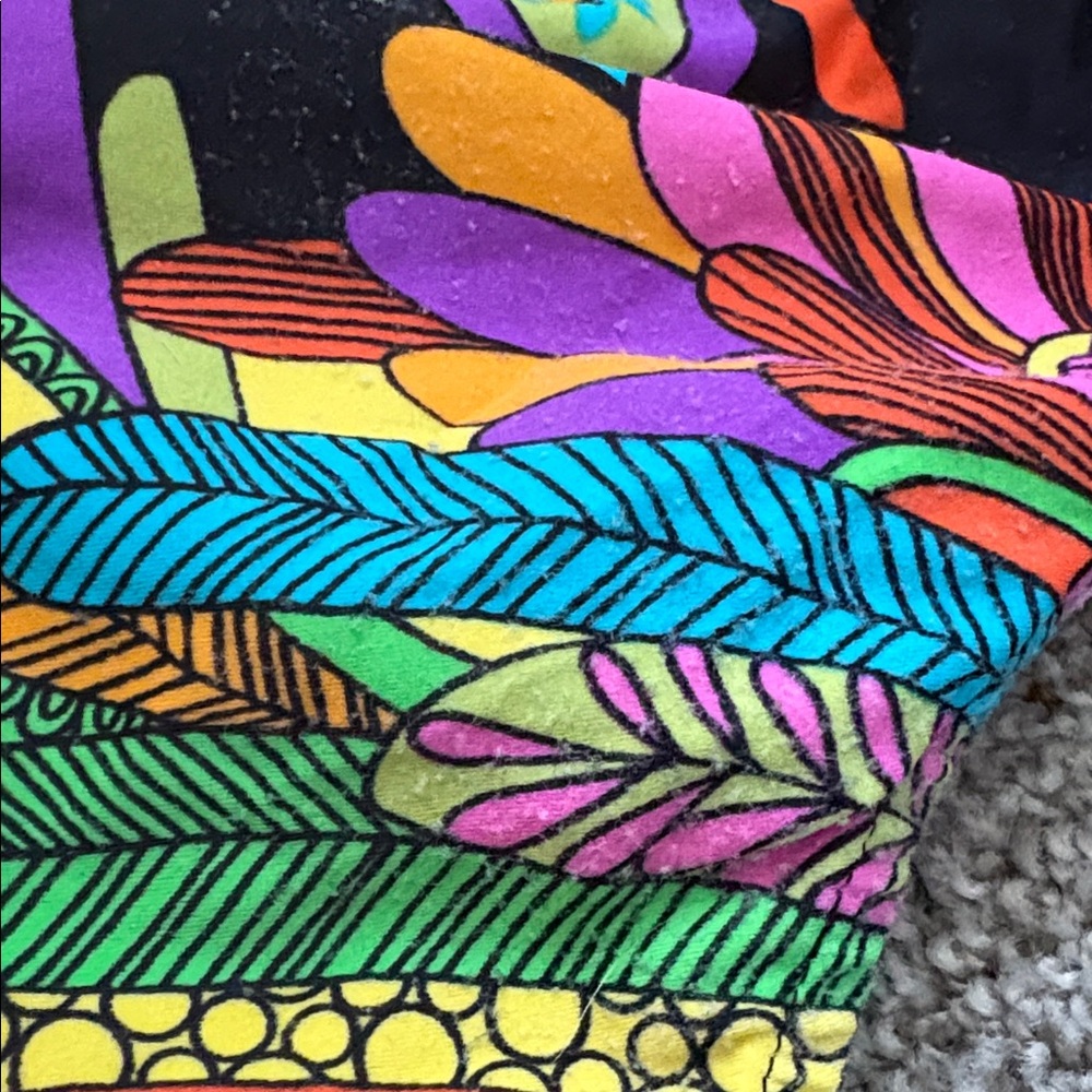 Colorful Patterned speedo - Picture 4 of 4